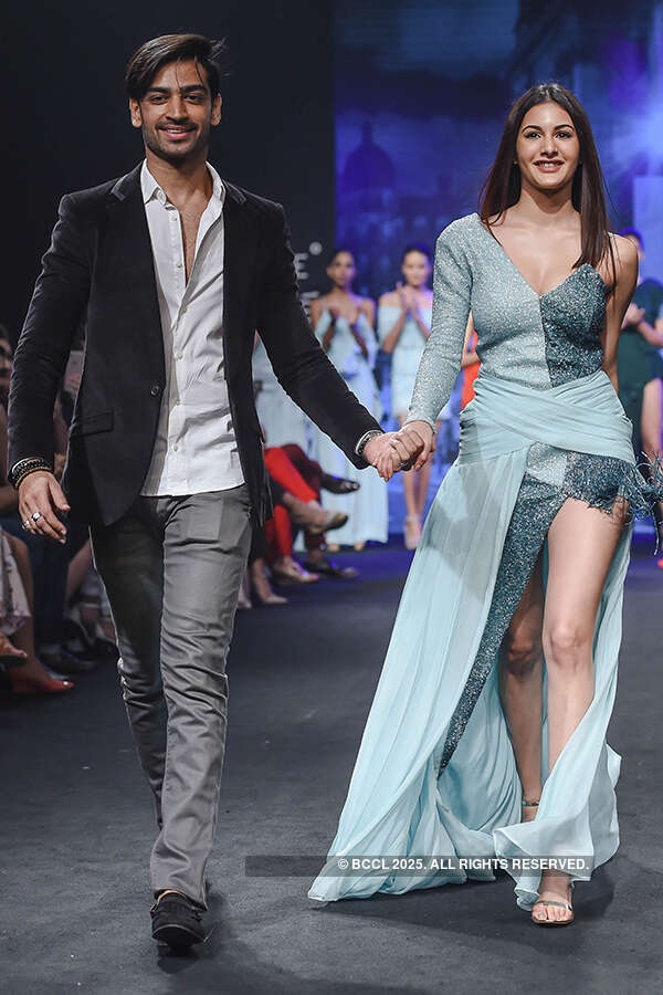 Lakme Fashion Week '17: Day 5 - Karn Malhotra