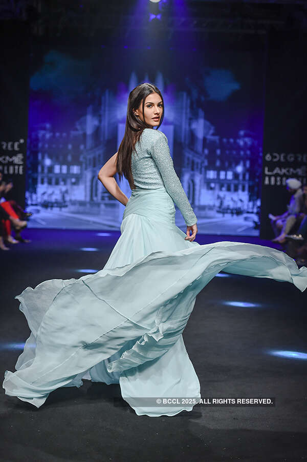 Lakme Fashion Week '17: Day 5 - Karn Malhotra