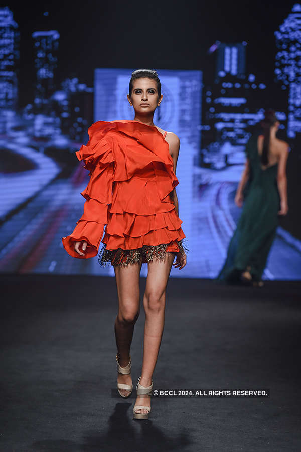 Lakme Fashion Week '17: Day 5 - Karn Malhotra