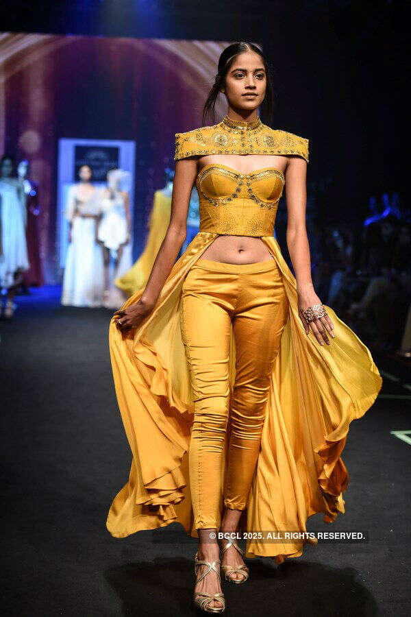 Lakme Fashion Week '17: Day 5 - Vangapalli Sashi