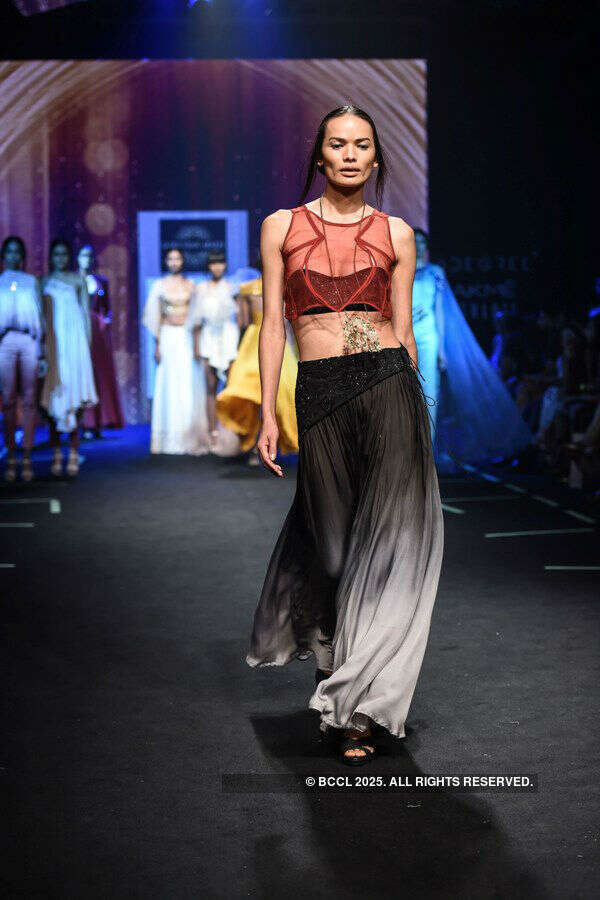 Lakme Fashion Week '17: Day 5 - Vangapalli Sashi