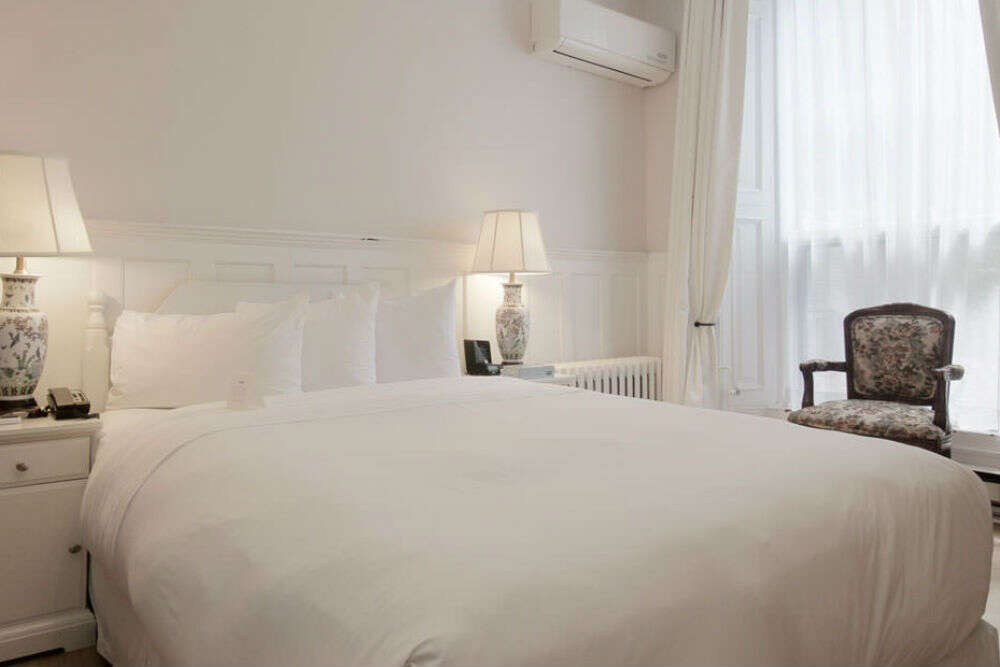 Hotel Ambrose hotel-ambrose-montreal-superior-room-930x850-crop