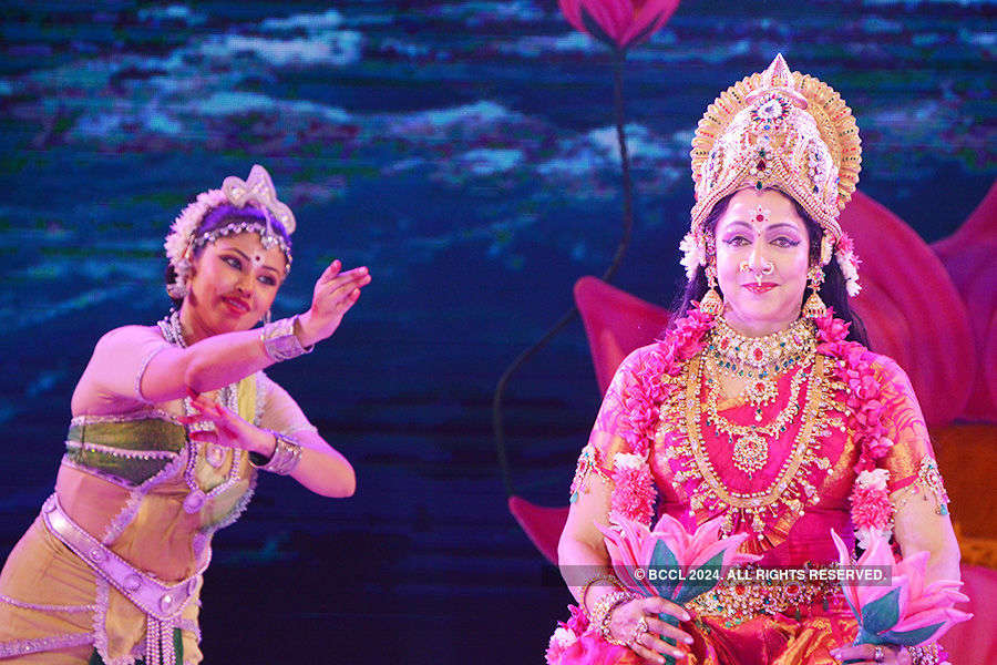 Hema Malini performs at Amaravathi Festival