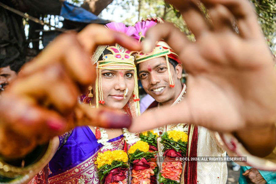 Couples getting married on Valentine's day at Bandra court