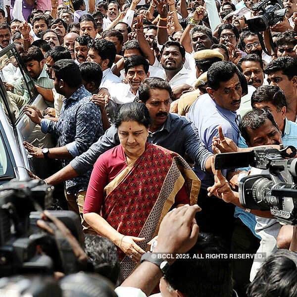 Sasikala surrenders, returns to Bengaluru central jail