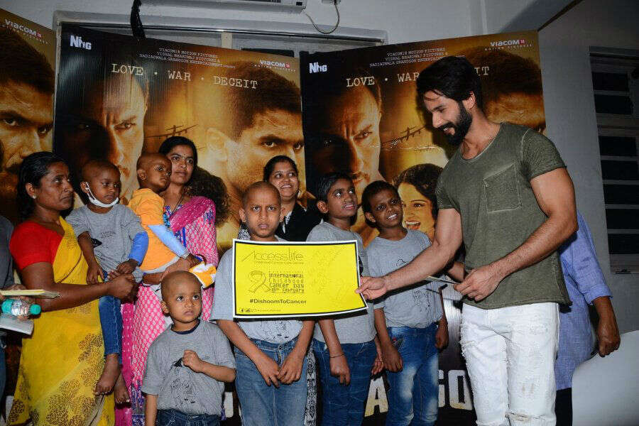 Shahid, Varun, Kangana support cancer survivors