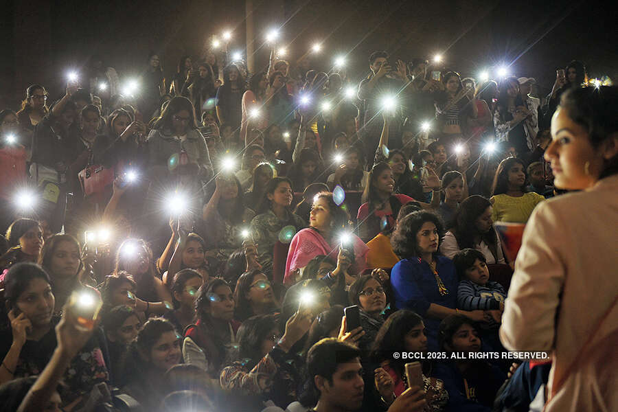 Urvashi Rautela visits her alma mater!