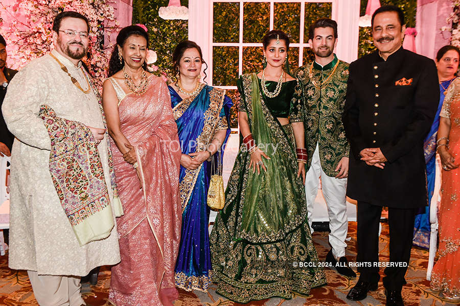 Salman, Big B & Rekha bless newly-wed Neil, Rukmini!