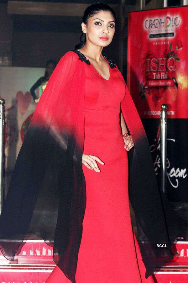 Avani Modi walks for Ashfaque Ahmed