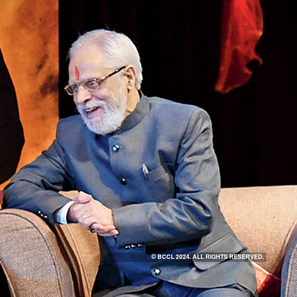 Peechha Karti Parchaaiyan: A play