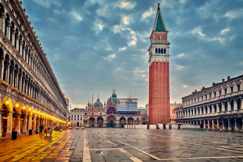 Visit St. Mark's Square at night - Venice: Get the Detail ...