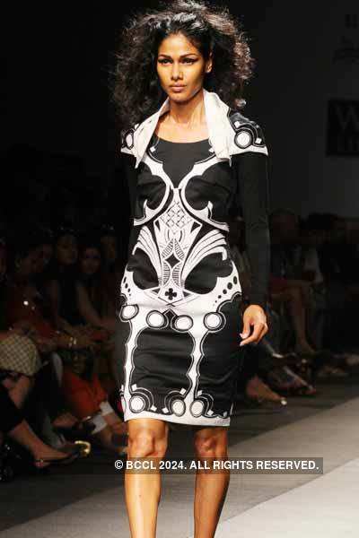 WIFW '10: Pankaj & Nidhi Photogallery - ETimes