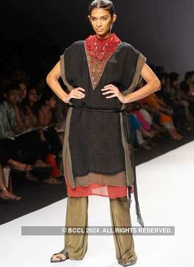 Bhavna presents a creation by designer Kiran Uttam Ghosh on Day 4 of ...