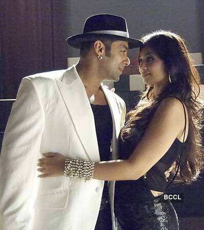 Salman Khan and Ayesha Takia in 'Wanted'