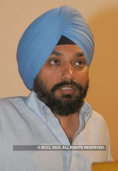 Khalsa's alumni meet