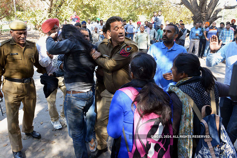 Ramjas College Protest: The Gurmehar Kaur Episode