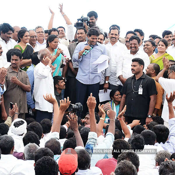 YSR booked for misbehaving government doctor