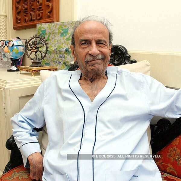 Gujarati playwright Taarak Mehta dies