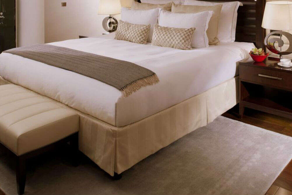 Jumeirah Frankfurt jumeirah-frankfurt-presidential-suite-bedroom