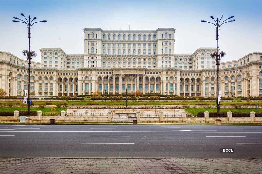 25 Largest Palaces In The World