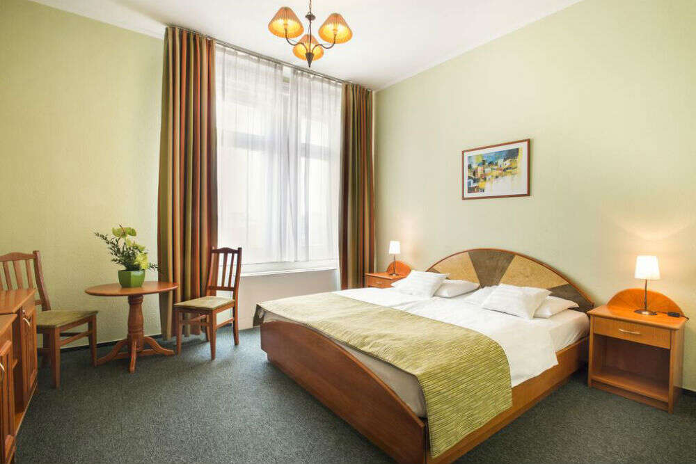 Baross City Hotel 71991424