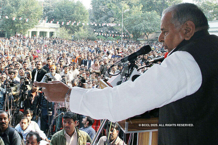 Mulayam Singh Yadav Campaigning Pictures