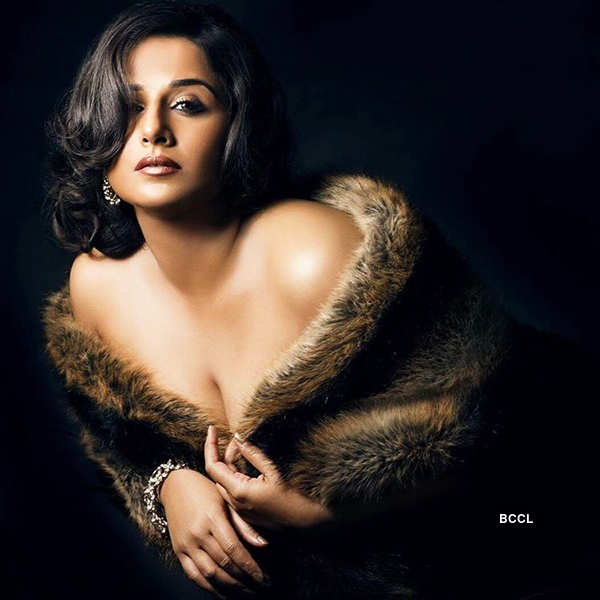 Shame! A fan touched Vidya Balan without her consent