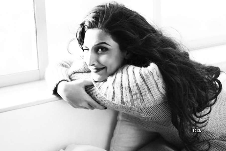 Shame! A fan touched Vidya Balan without her consent