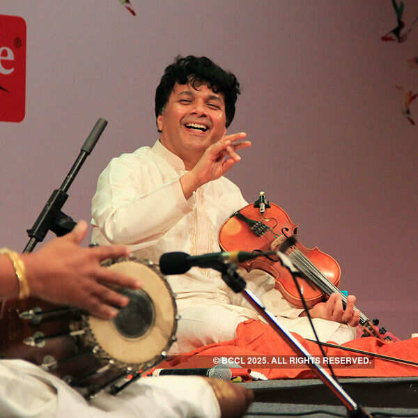 Classic jugalbandi at Chowdiah Memorial Hall