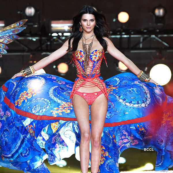 After Kim, Kendall Jenner becomes victim of jewellery theft!