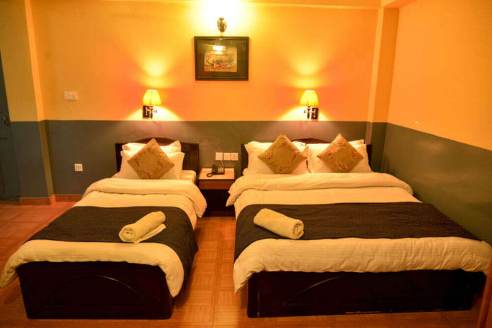 Hotel Silver Oaks Inn