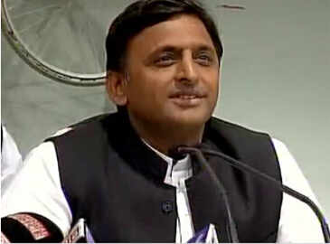 Akhilesh Yadav takes dig at UP CM Yogi Adityanath