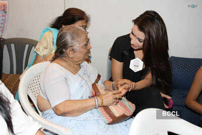 PFMI'10 finalists - Lending a helping hand