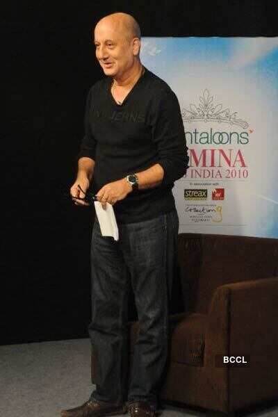 PFMI'10 finalists with Anupan Kher