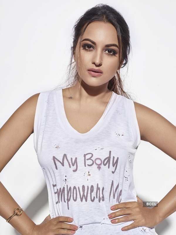 Is Sonakshi Sinha Secretly Engaged Pics Is Sonakshi Sinha Secretly Engaged Photos Is