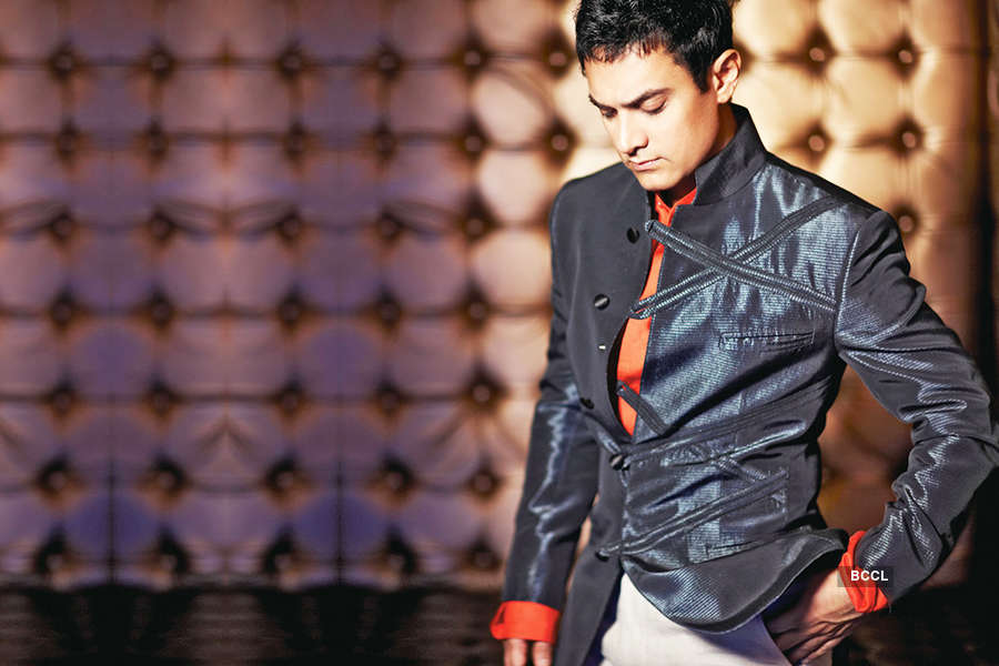 Khan's. Aamir Khan Photoshoots. Амир Кхан иллюзионист. Aamir Khan Photoshoot. Khan кожа.