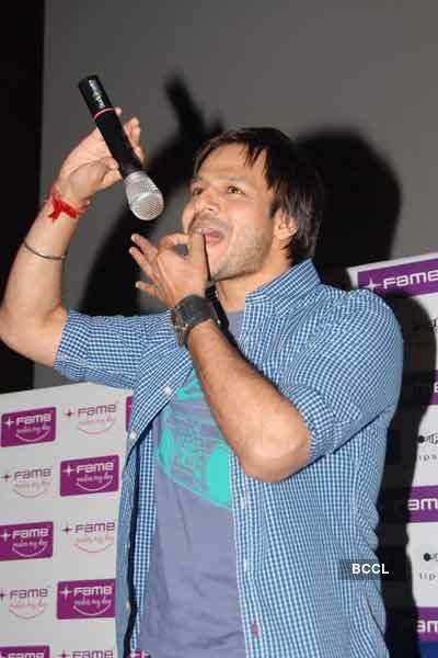 Vivek promotes 'Prince'