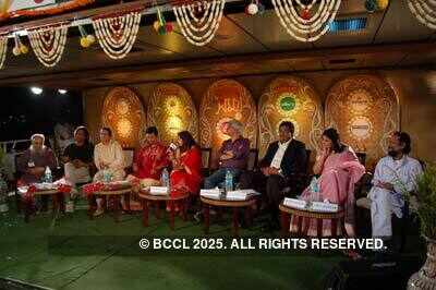 Subhaprasanna, Arijit Dutta, Ranjit Mallick, Sidhu, Nandan Bagchi, Harsh Neotia, Rupali Basu and Abul Basar