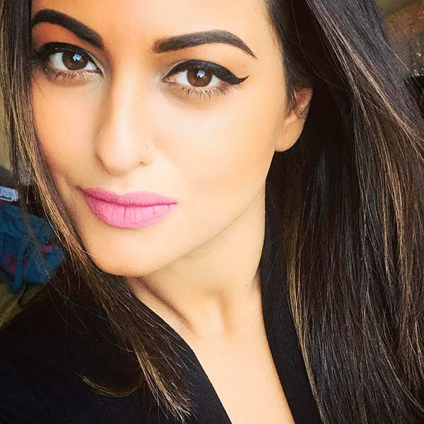 Sonakshi Sinha stuns in her new look