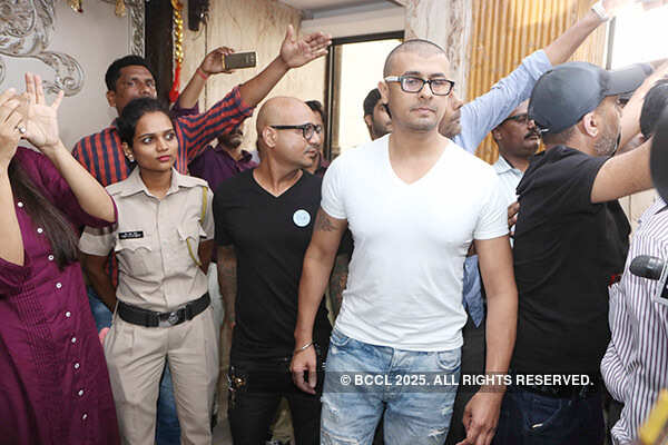 Singer Sonu Nigam pics