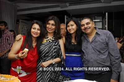 Poonam Dhillon's b'day party