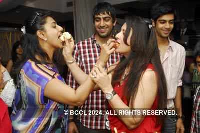 Poonam Dhillon's b'day party