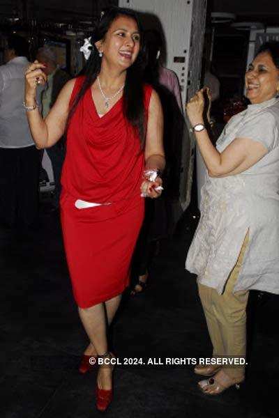 Poonam Dhillon's b'day party