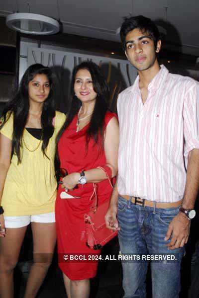 Poonam Dhillon's b'day party