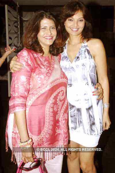 Poonam Dhillon's b'day party