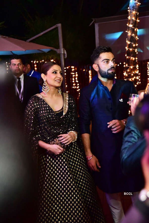 Virat, Anushka's romantic pictures