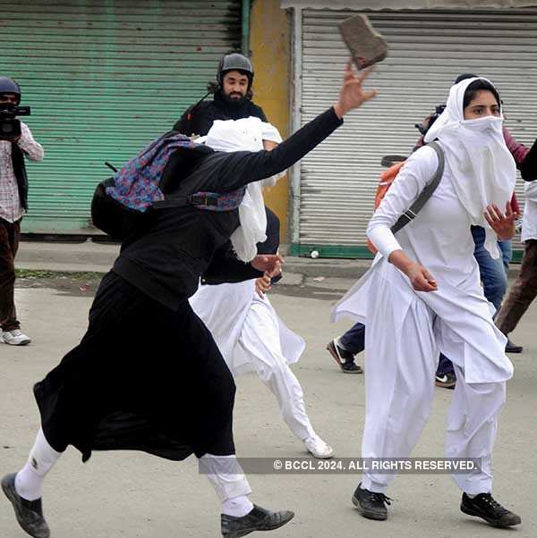 Photo story: Students' protest turns violent in Srinagar