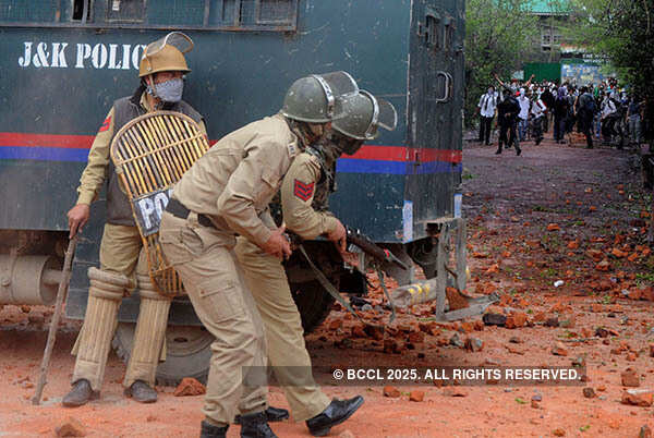 Protest in Srinagar images