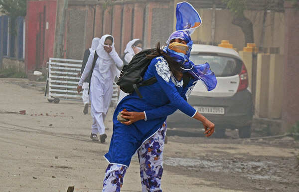 stone pelting in Srinagar