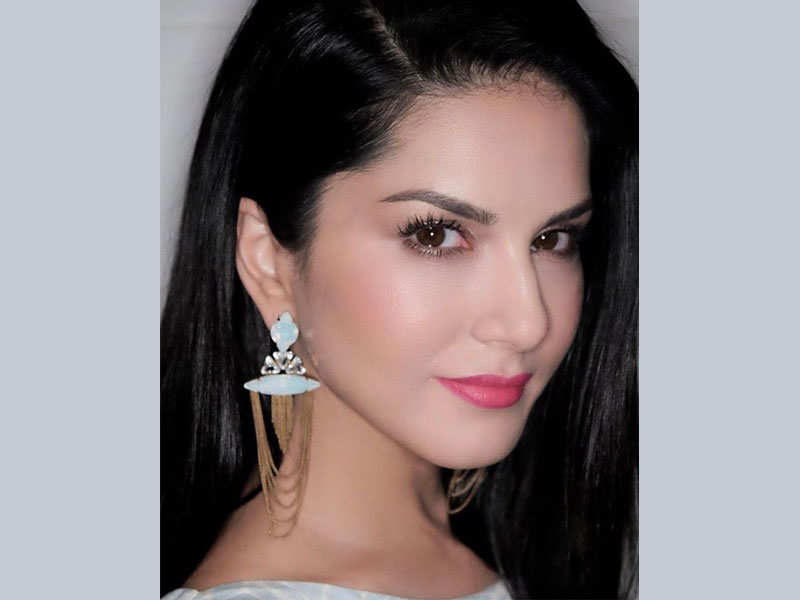 Sunny Leone Continues To Keep It Gorgeous